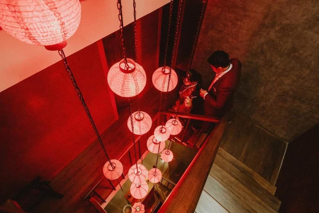 Caiyong Hometel & Cafe'S Studio Bangkok Exteriör bild